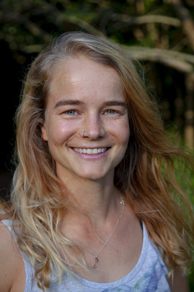 Estie-Instructor-683x1024